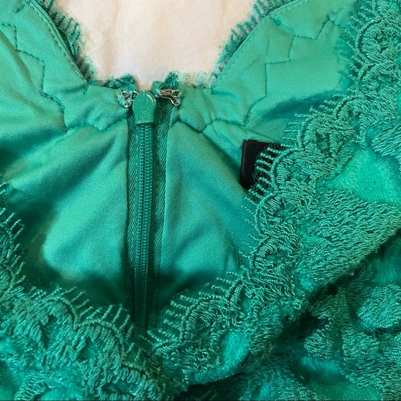 Tadashi Shoji Emerald Green V Neck Lace Sheath Dress size 16 - Picture 6 of 16